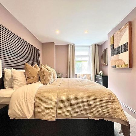 Fabulous Large Apartment In Great Location Bath Exterior photo