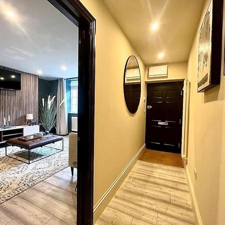 Fabulous Large Apartment In Great Location Bath Exterior photo