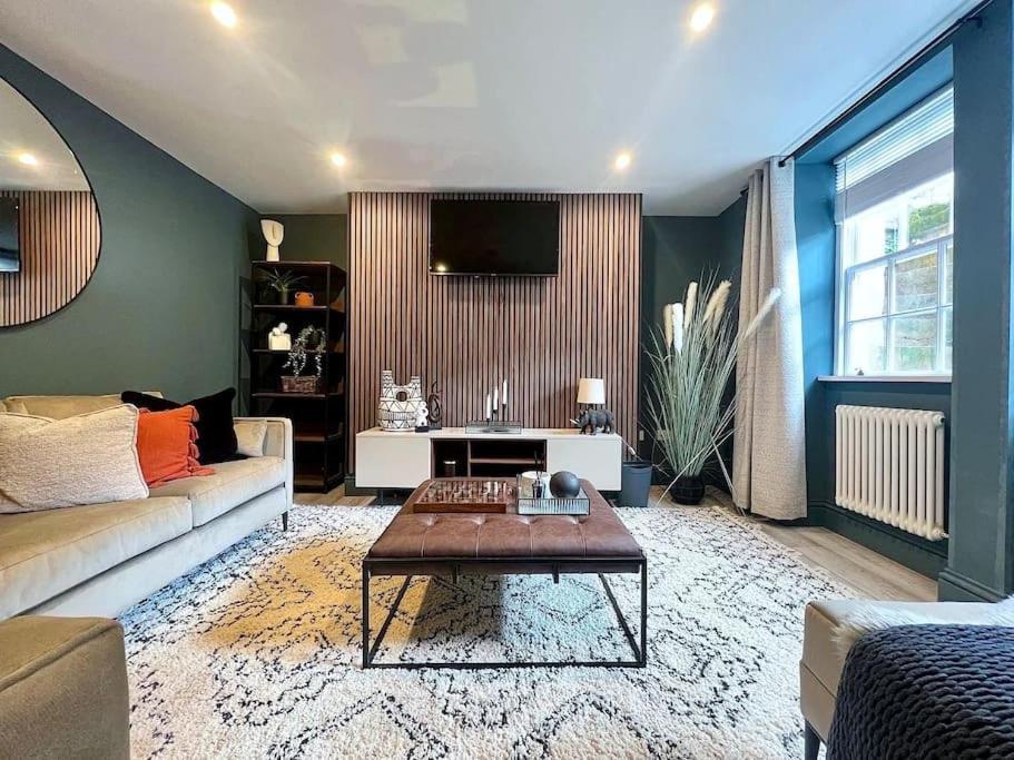 Fabulous Large Apartment In Great Location Bath Exterior photo