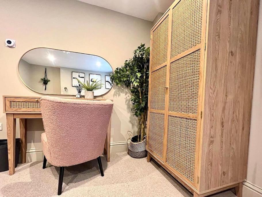 Fabulous Large Apartment In Great Location Bath Exterior photo